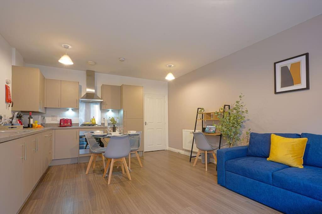Luxury Campbell Park Apartments In Central Mk With Balcony, Free Parking & Smart Tv With Netflix By Yoko Property Милтън Кейнс Екстериор снимка
