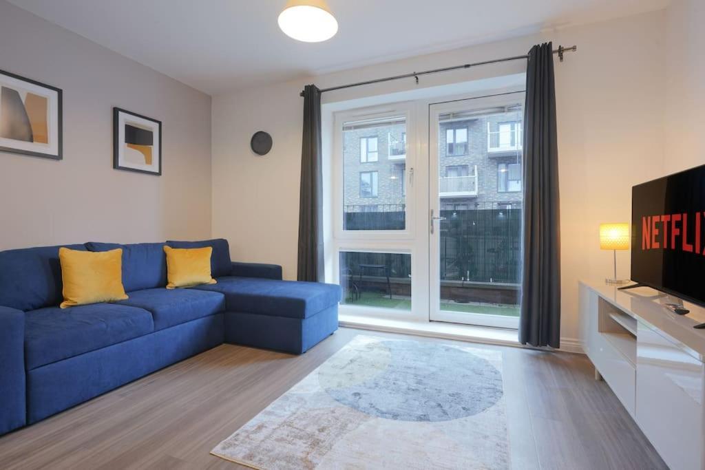Luxury Campbell Park Apartments In Central Mk With Balcony, Free Parking & Smart Tv With Netflix By Yoko Property Милтън Кейнс Екстериор снимка